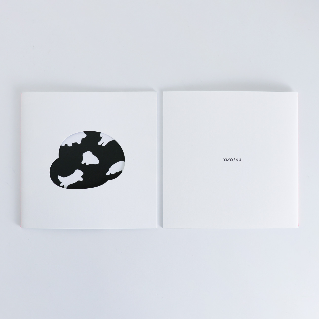 表紙を犬の形に切り抜いたZINE（Cotton スノーホワイト） | 羽車公式