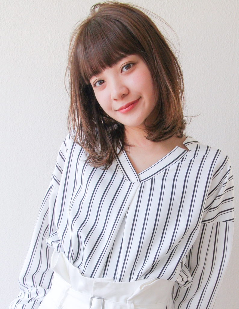 大人かわいい小顔ミディアムレイヤーヘアスタイル Sr 16 ヘアカタログ 髪型 ヘアスタイル Afloat アフロート 表参道 銀座 名古屋の美容室 美容院 大人かわいい小顔ミディアムレイヤーヘアスタイル Sr 16 ヘアカタログ 髪型 ヘアスタイル Afloat アフロート 表参道 銀座 名古屋の美容室 美容院