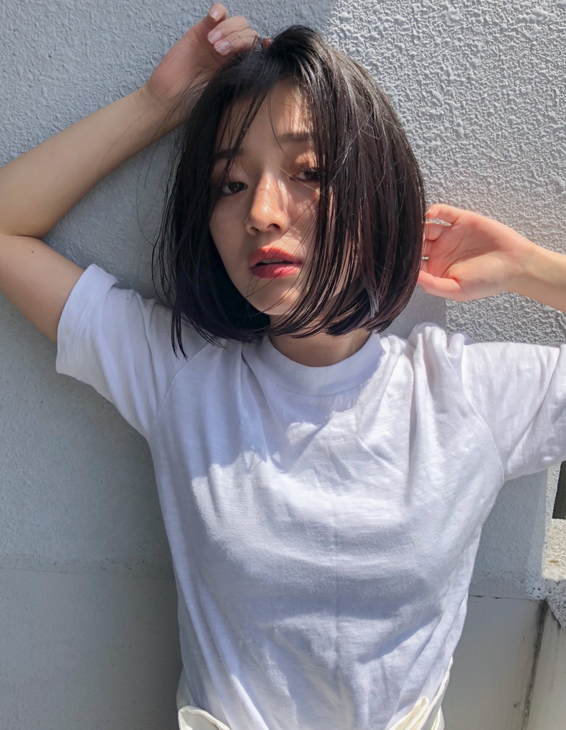 小顔ナチュラル切りっぱなしボブヘアスタイル(SR-20) | ヘアカタログ 小顔ナチュラル切りっぱなしボブヘアスタイル(SR-20) | ヘアカタログ