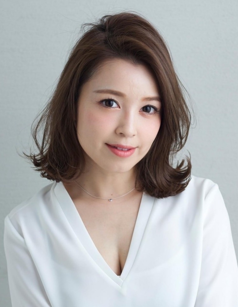 オフィスヘア 大人カジュアルな外ハネボブ Ko 86 ヘアカタログ 髪型 ヘアスタイル Afloat アフロート 表参道 銀座 名古屋の美容室 美容院