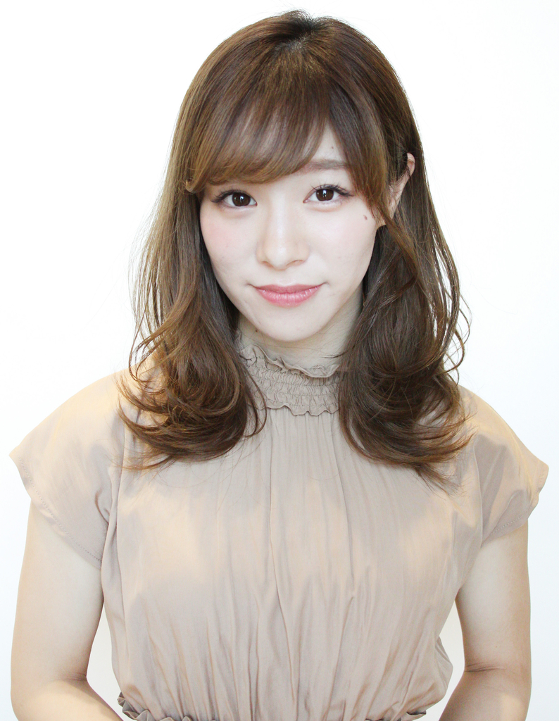 キュッとくびれレイヤースタイル Tk １７５ ヘアカタログ 髪型 ヘアスタイル Afloat アフロート 表参道 銀座 名古屋の美容室 美容院