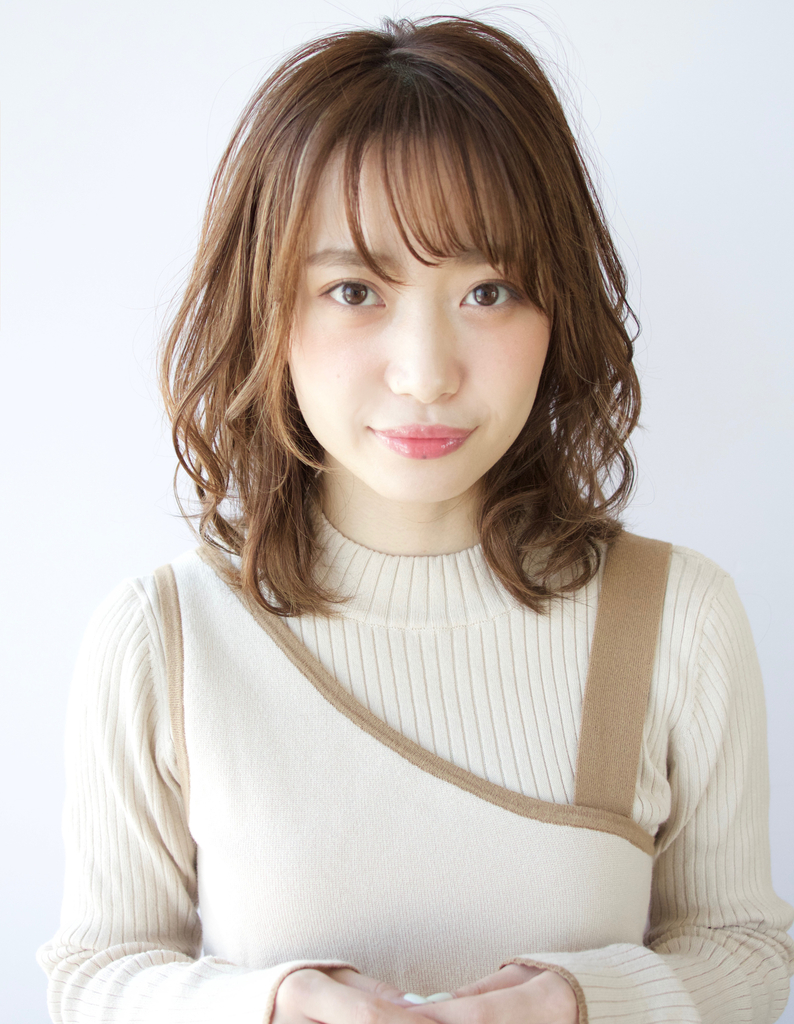 レイヤー パーマ アッシュベージュでやわふわミディ Tk ３３７ ヘアカタログ 髪型 ヘアスタイル Afloat アフロート 表参道 銀座 名古屋の美容室 美容院