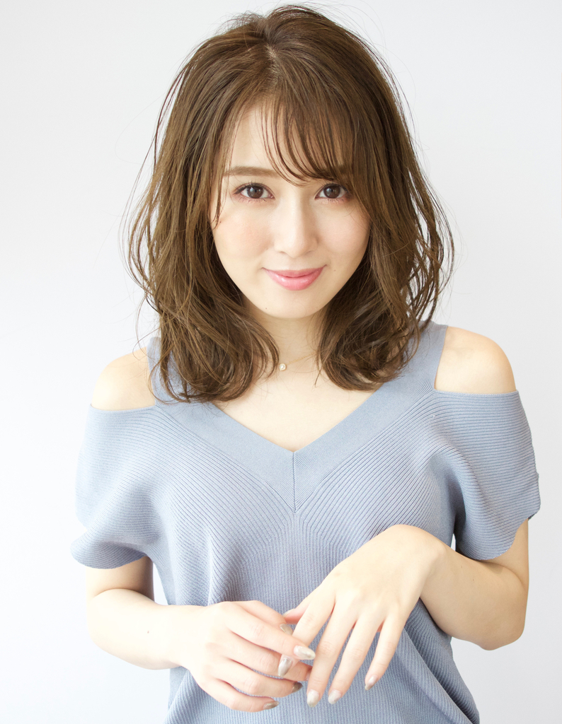 大人可愛いゆるふわパーマのブランジュカラー Tk ３９４ ヘアカタログ 髪型 ヘアスタイル Afloat アフロート 表参道 銀座 名古屋の美容室 美容院
