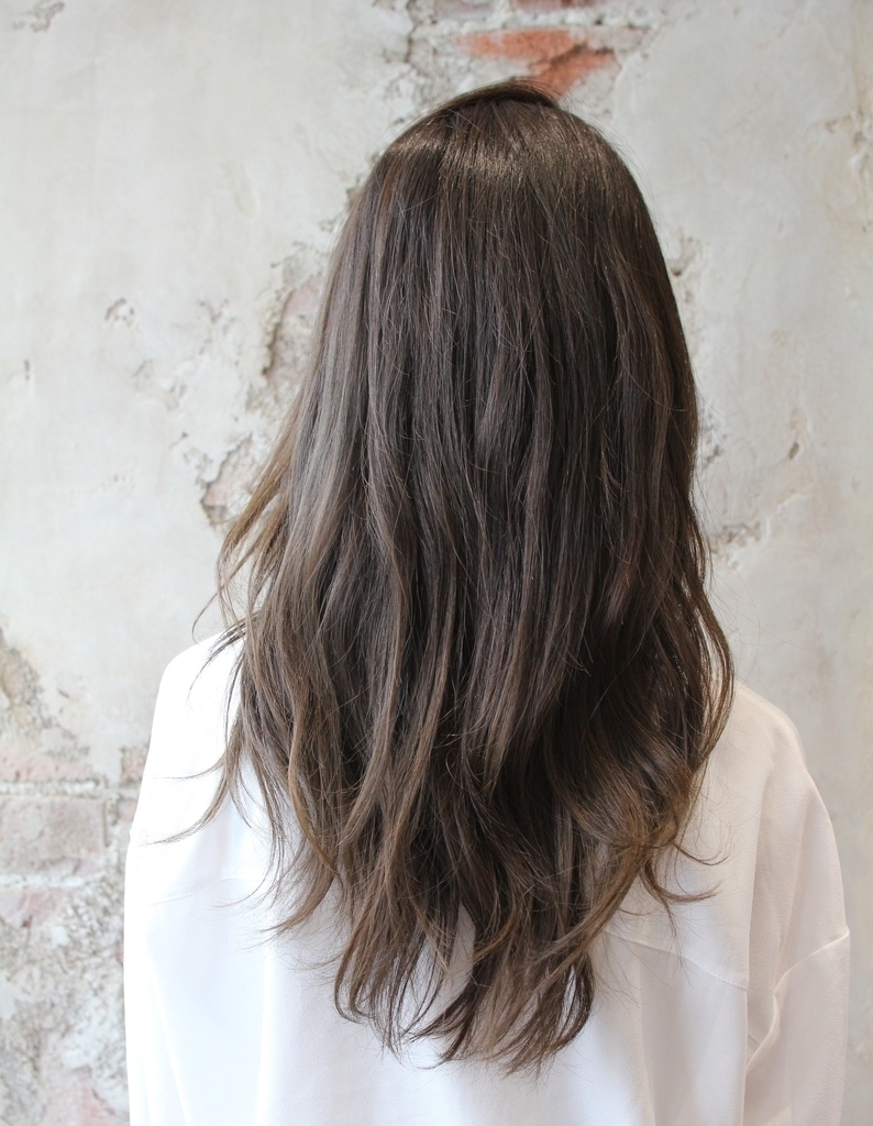 お悩み解決 レイヤーを生かした巻き髪風デジタルパーマ Tk ４６８ ヘアカタログ 髪型 ヘアスタイル Afloat アフロート 表参道 銀座 名古屋の美容室 美容院