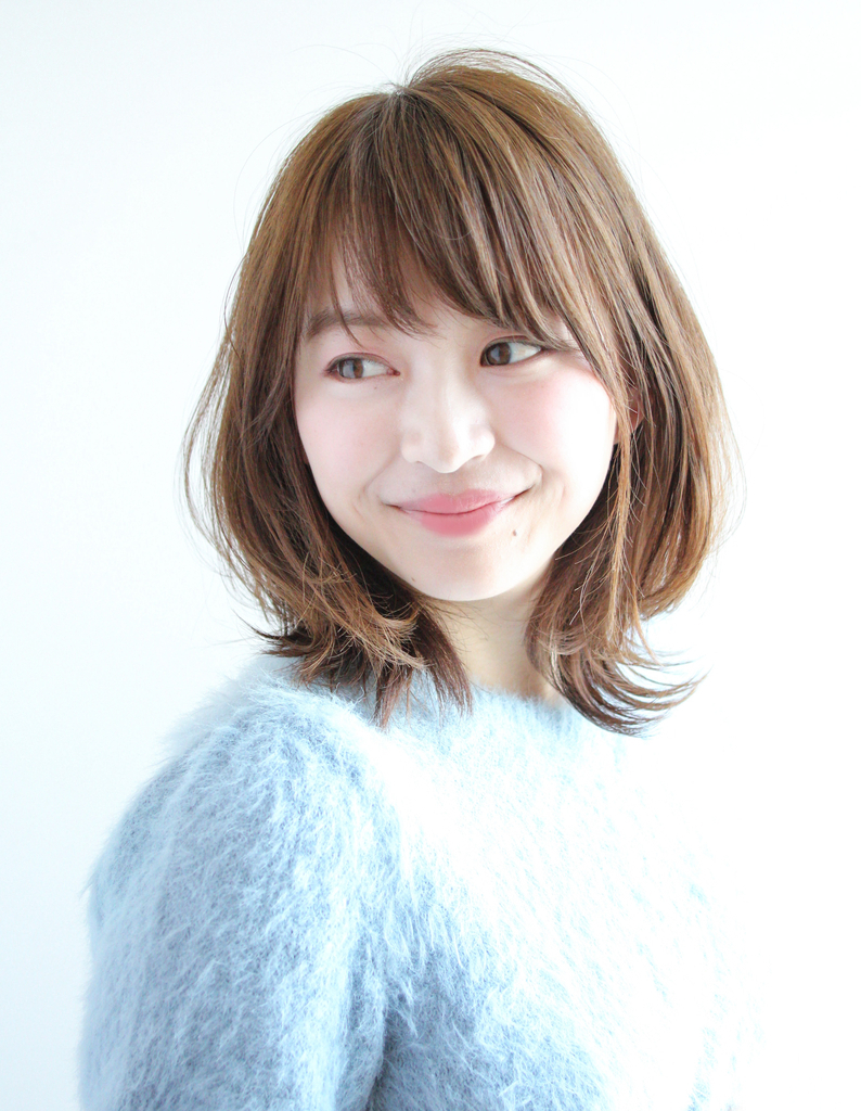 ヌーディベージュ ふわっきゅっと外ハネくびれミディ Tk ３９０ ヘアカタログ 髪型 ヘアスタイル Afloat アフロート 表参道 銀座 名古屋の美容室 美容院