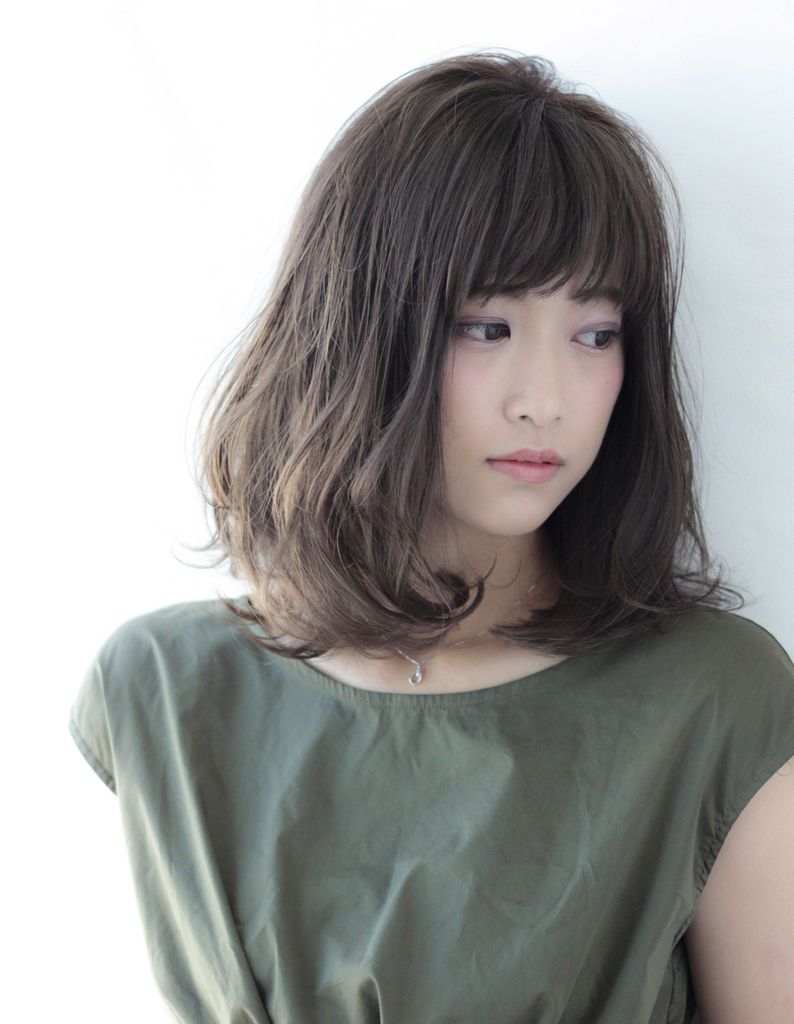 フォルムの綺麗なミディアムスタイル Hs26 ヘアカタログ 髪型 ヘアスタイル Afloat アフロート 表参道 銀座 名古屋の美容室 美容院