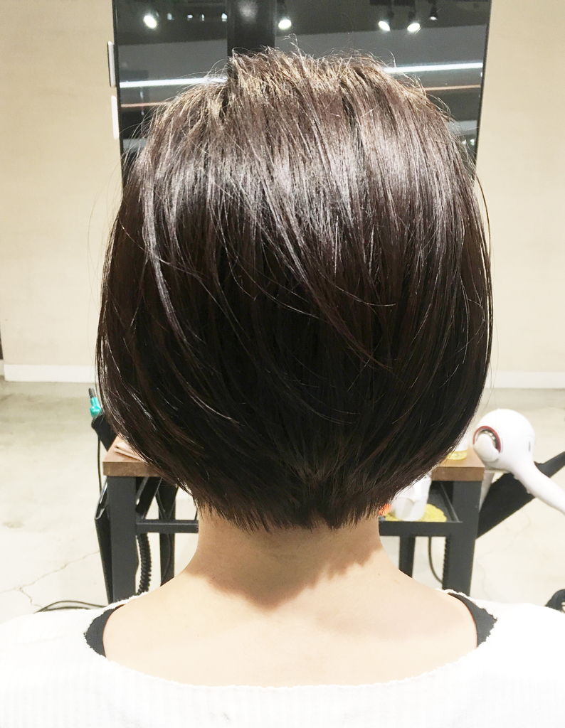 前下がりショート Om 65 ヘアカタログ 髪型 ヘアスタイル Afloat アフロート 表参道 銀座 名古屋の美容室 美容院