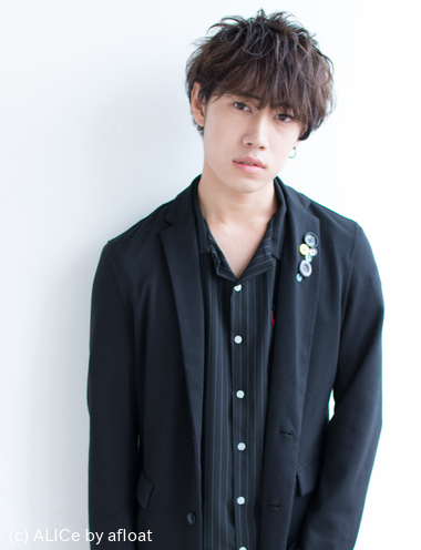 無造作メンズマッシュカットグレージュカラー Aki 363 ヘアスタイル