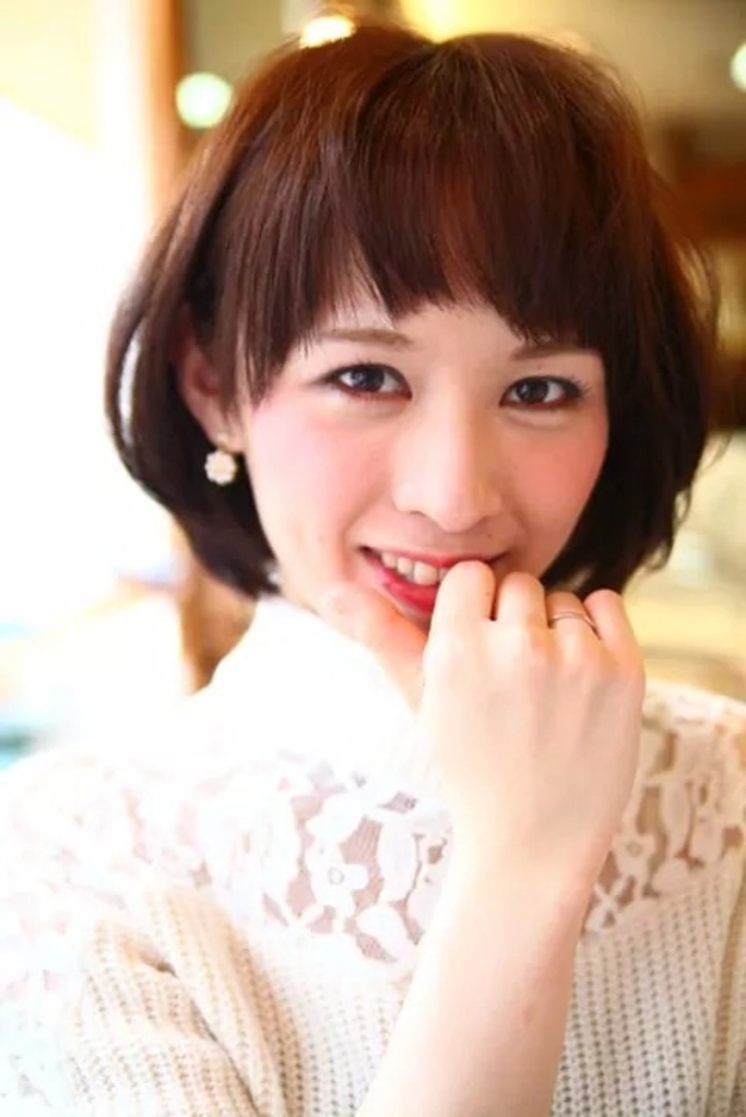 耳かけボブヘア