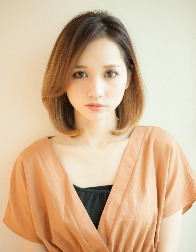 ナチュラルなミディアムレイヤースタイル Ny 30 ヘアカタログ 髪型 ヘアスタイル Afloat アフロート 表参道 銀座 名古屋の美容室 美容院