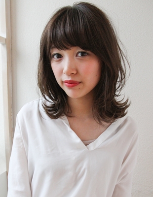 大人かわいい小顔グレージュミディアムヘアスタイル(SR,8)