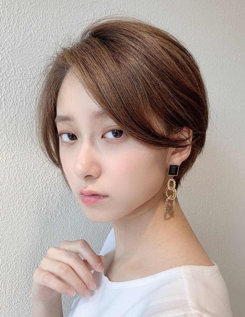 大人かわいい 耳掛け センシュアルショート 丸みショート Ki 027 ヘアカタログ 髪型 ヘアスタイル Afloat アフロート 表参道 銀座 名古屋の美容室 美容院