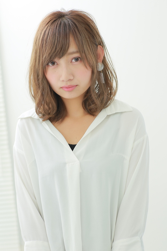 柔らかミディアムロブ ヘアカタログ 髪型 ヘアスタイル Equri エクリ 東京都目黒 東京都麻布十番の美容室 美容院