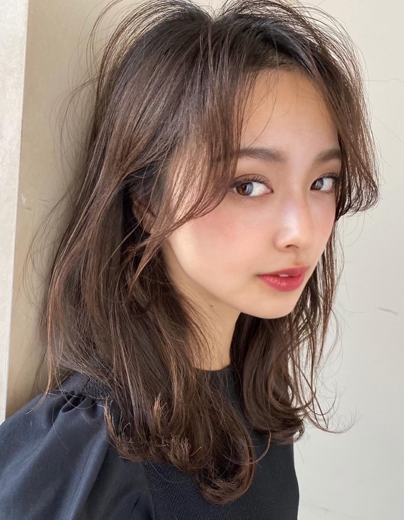 長め前髪うまく流れる秘訣カット ひし形大人レイヤースタイル Sh 52 ヘアカタログ 髪型 ヘアスタイル Afloat アフロート 表参道 銀座 名古屋の美容室 美容院