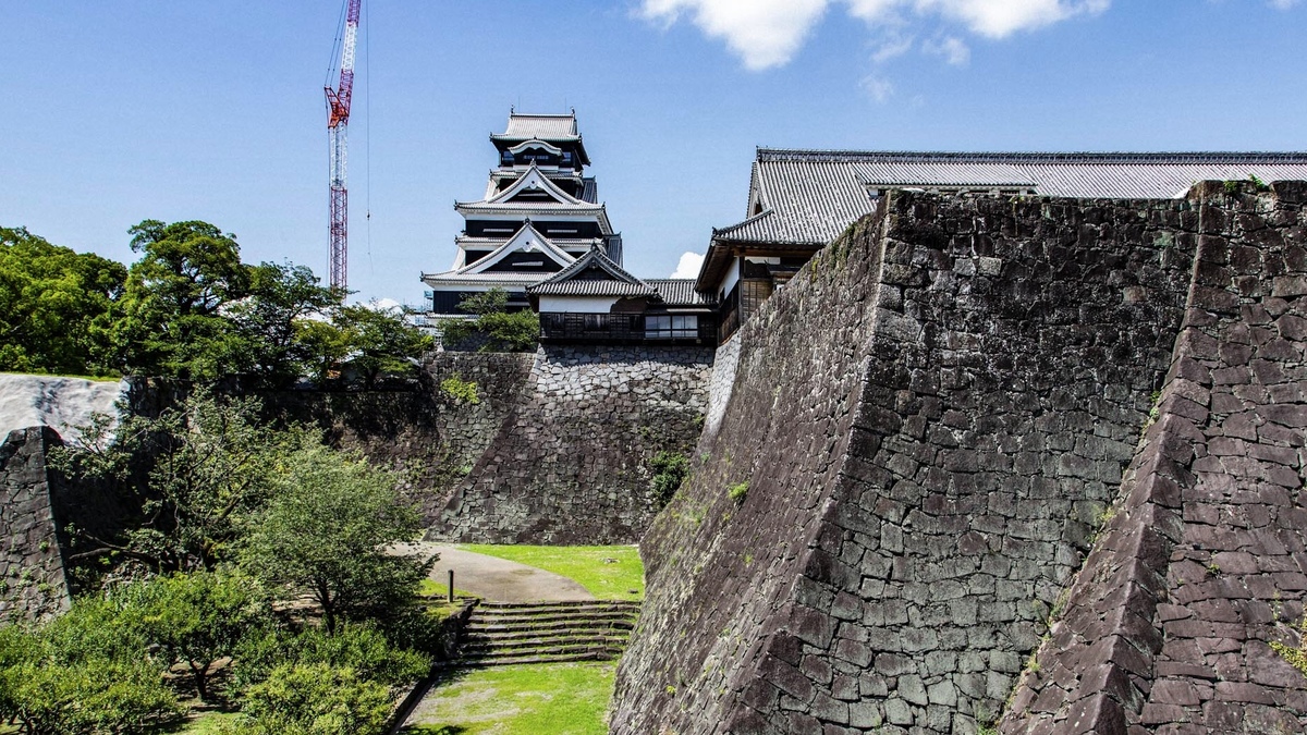 写真家が見る日本の美しい城(2)  熊本城2020夏と大阪・豊臣の城