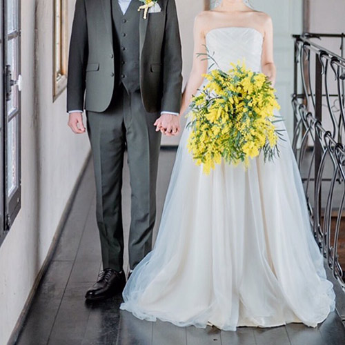 花嫁にいま大人気 鮮やかな黄色が魅力の ミモザブーケ