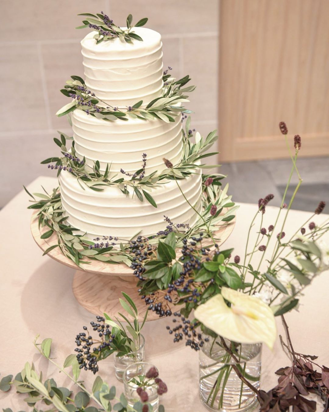 理想が見つかる 最新トレンドを押さえたウエディングケーキデザイン 理想が見つかる 最新トレンドを押さえたウエディングケーキデザイン