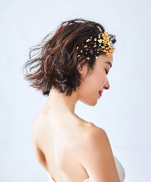 ショートヘア ボブヘアの花嫁が輝く おしゃれヘアアクセサリー
