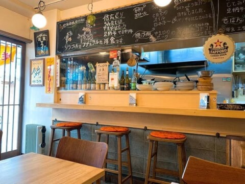 洋食エイト_店舗内観_平塚ランチ_人気店