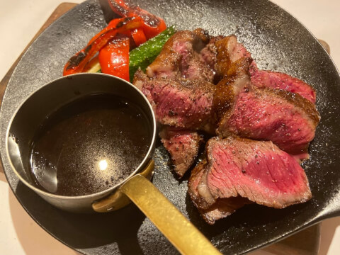 チーズカフェのアンガス牛ステーキ