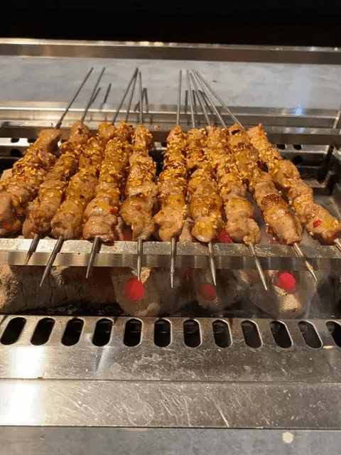 延吉香_肉串_テーブル_ガチ中華_新大久保