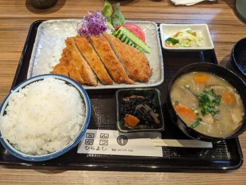 とんかつひらよし_ロースカツ定食_国立駅ランチ
