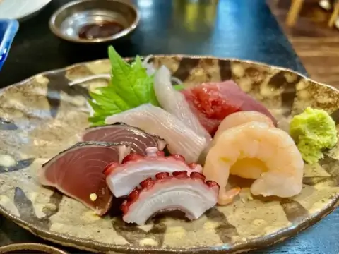 ふとっぱらや_店舗内観_刺身_錦糸町居酒屋_おすすめ