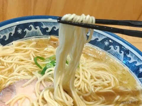 自家製麺 のぼる_細ストレート麺_金沢ラーメン