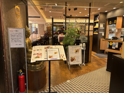 銀座_カレーランチ_デリー _入口