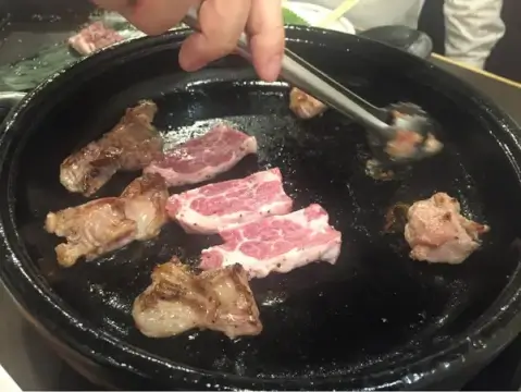 梅田ホルモン堂くろちゃん_焼肉_梅田焼肉