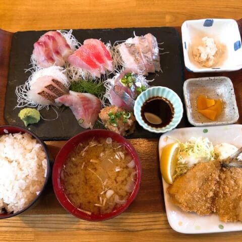 平塚漁港の食堂_刺身御膳_平塚ランチ_人気