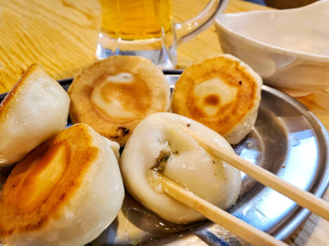 渋谷 居酒屋  餃子研究所 焼き餃子