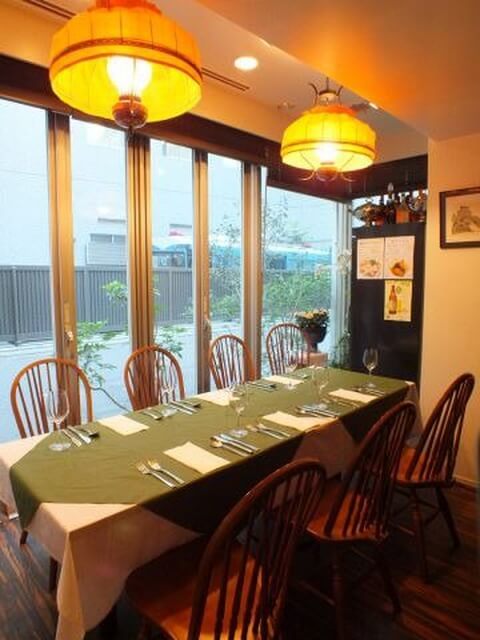 蜂の子　店舗内装　築地おすすめランチ