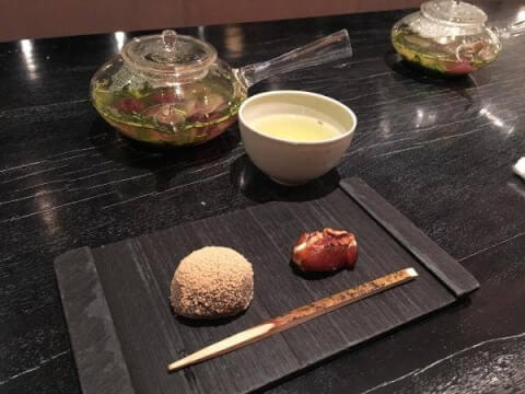 higashiya ginza_5種の茶とひと口菓子_銀座_和カフェ