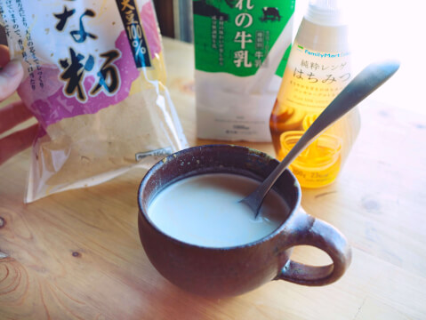ホットミルク_きな粉ミルク_きな粉