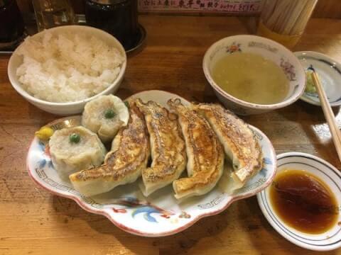 東亭_ミックス定食_池袋餃子_行列のできるお店