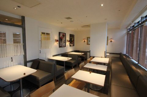 La Maison ensoleille tableの店内_ルミネ横浜_人気カフェ