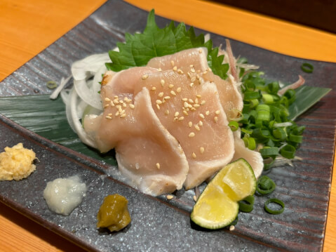 地鶏のたたき（むね）_秋葉鳥金_新津居酒屋