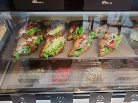 NORTH LINK_ショーケース_クロワッサン