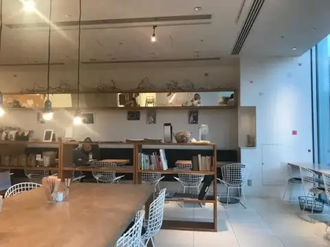 内観 ukafe 六本木 カフェ おしゃれ