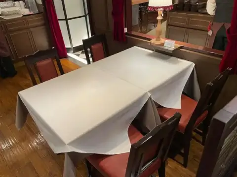 セントラル_内観_東京駅_洋食ランチ