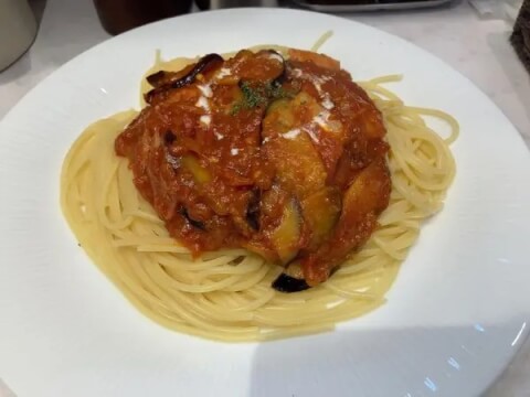 スパゲティシュウ_なすとベーコンのトマトスパゲティ_九段下ランチ