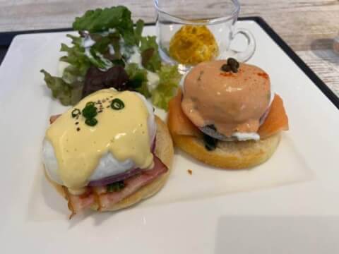 tobago cafe＆barのエッグベネディクト_モーニングメニュー_横浜西口カフェ