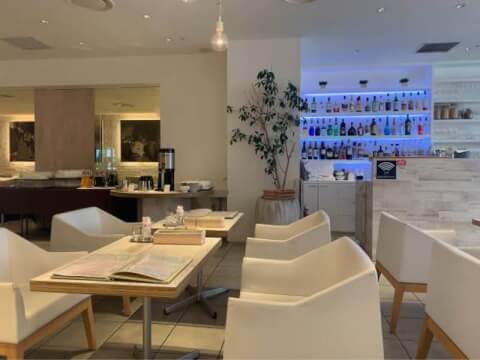 tobago cafe＆barの内観_横浜西口_おしゃれなカフェ