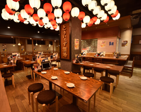 渋谷 居酒屋 とりいちず 内観 テーブル席