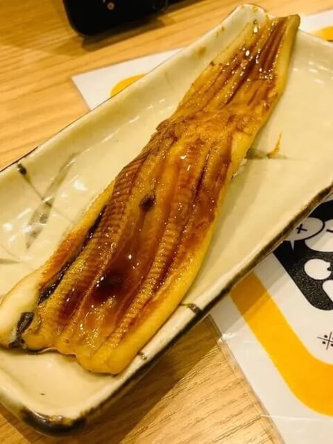 トリトン 池袋東武店_炙り焼き大穴子（一貫）_回転寿司
