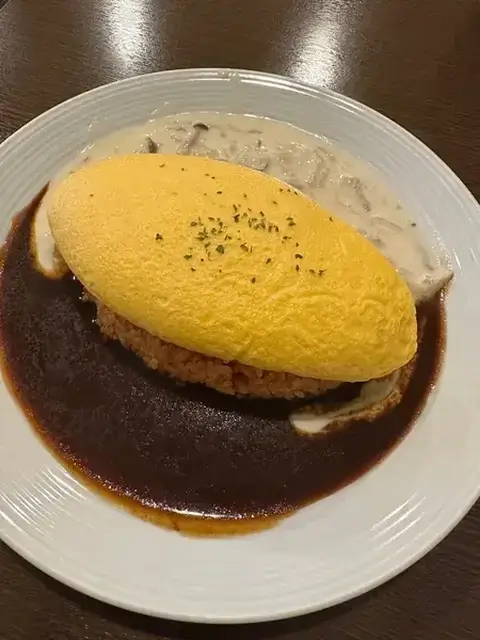 ツムラ_デミ＆きのこオムライス_後楽園ランチ