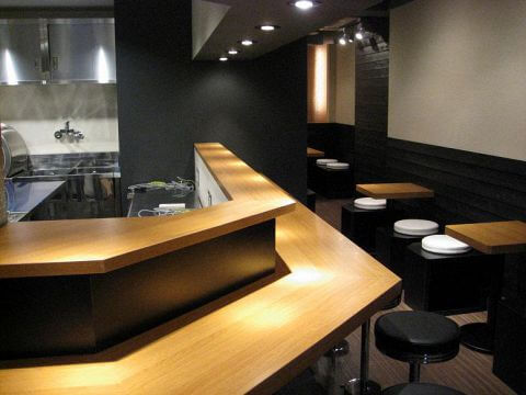 寵児_店内_池袋つけ麺