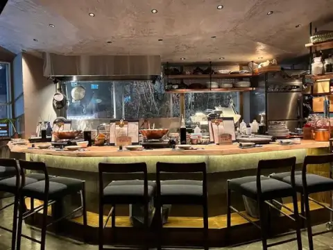めしや 浮世ばなれ_内観（カウンター席）_栄居酒屋