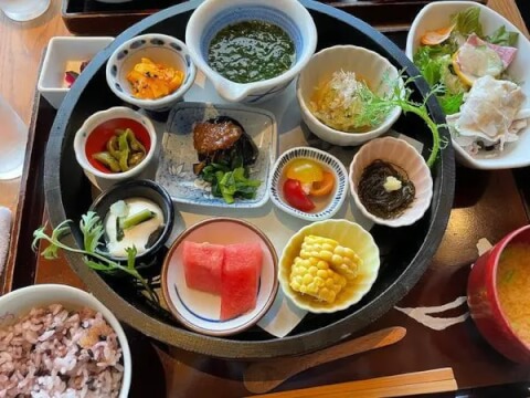 表参道のおすすめランチ19選 女子会にもデートにも使えるおしゃれなレストラン はらへり